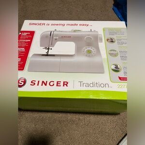 Singer Tradition Sewing Machine. NEW WITH TAGS